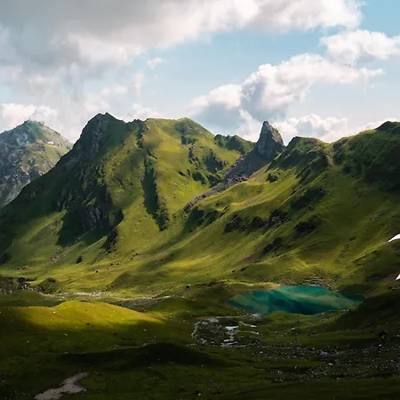 - Self Check-in ホテル *