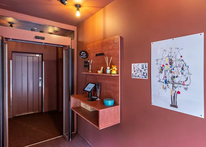 - Self Check-in Hotel