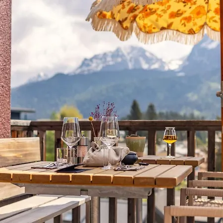 - Self Check-in Hotel Arosa