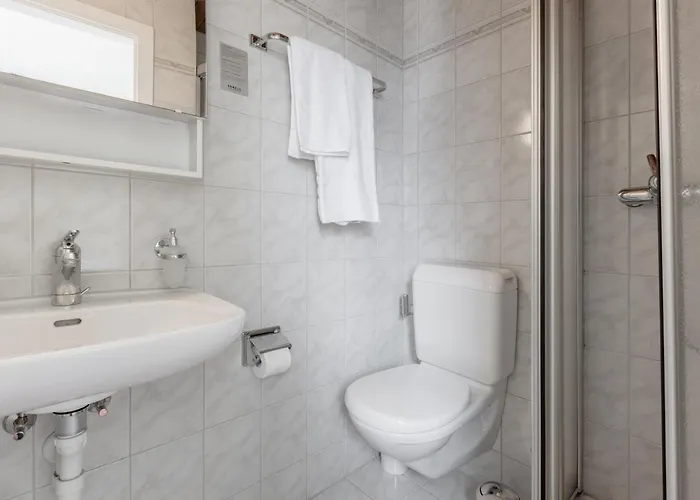 - Self Check-in * Arosa