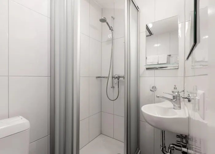 - Self Check-in Hotel Arosa