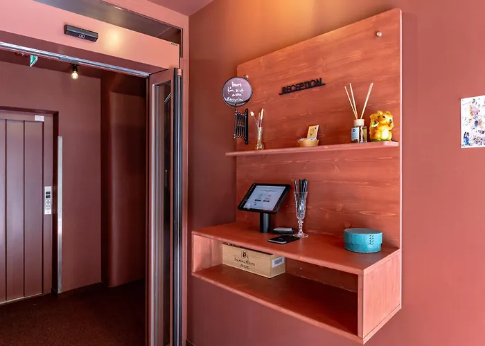 - Self Check-in Arosa